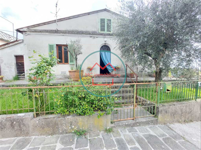 Casa semindipendente in buono stato di 170 mq. a Santa Lucia