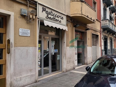 spazio commerciale in vendita a Bari