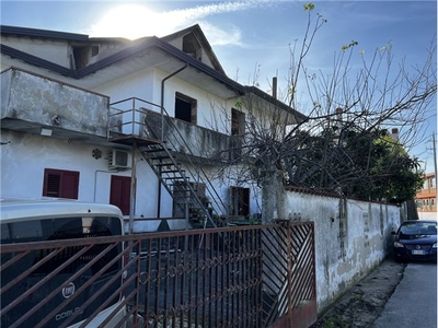 Casa Indipendente in Via Cinque Vie, Snc, Telese Terme (BN)