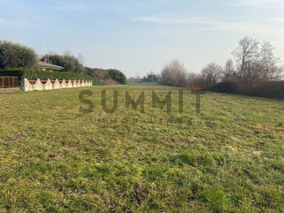 terreno residenziale in vendita a Schio