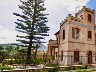 Prestigiosa villa di 290 mq in vendita, Via tolomea, 18, Palermo, Sicilia