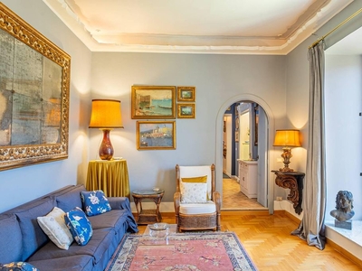 Prestigioso appartamento di 150 m² in affitto Napoli, Campania
