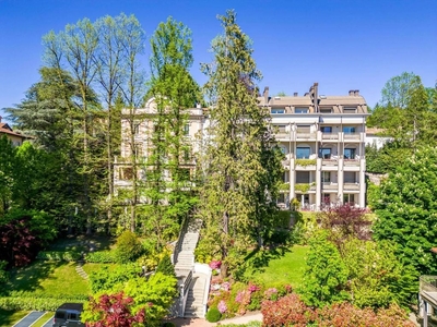 Appartamento di prestigio di 167 m² in vendita Via Cesare Paravicini, 18, Varese, Lombardia