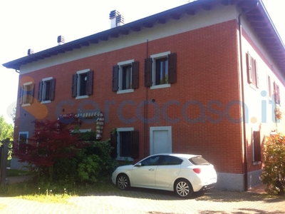 Appartamento in ottime condizioni, in vendita in Via Sant'agnese, Bologna