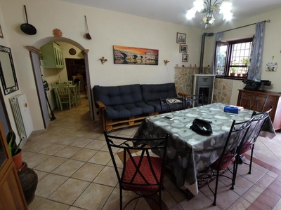 Appartamento indipendente in vendita 3 Stanze da letto a Poggio San Lorenzo
