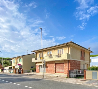 Appartamento indipendente in vendita 4 Stanze da letto a San Vincenzo