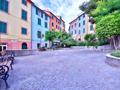 Arenzano Muri Negozio Centro Storico 150mq