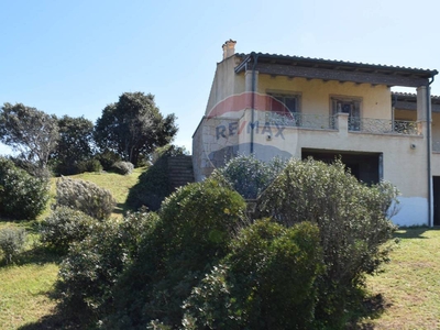 Casa in vendita 15 Stanze da letto a Aglientu