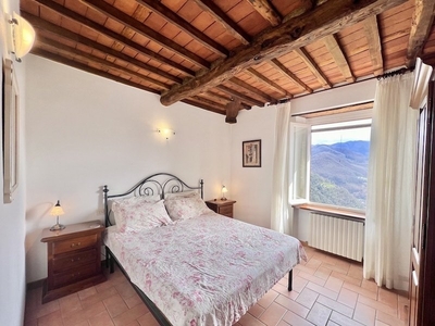 Casa in vendita 4 Stanze da letto a Bagni Di Lucca