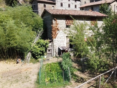Casa indipendente in vendita 2 Stanze da letto a Castiglione Di Garfagnana