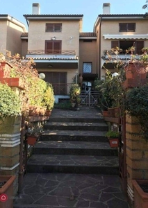 Casa indipendente in vendita 4 Stanze da letto a Roma