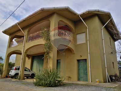 Casa indipendente in vendita 5 Stanze da letto a Castelvetrano