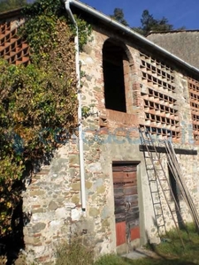 Casa semi indipendente da ristrutturare, in vendita in Marlia, Capannori