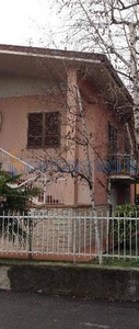 Casa singola in vendita a Desenzano Del Garda