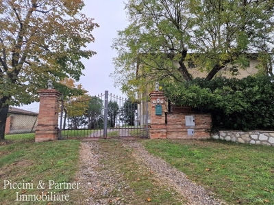 Casolare in vendita 8 Stanze da letto a Castiglione Del Lago