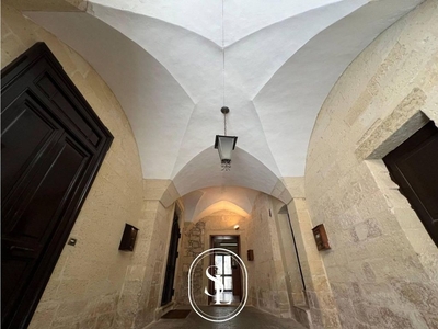 Appartamento di prestigio di 279 m² in vendita Via delle Bombarde, 14, Lecce, Provincia di Lecce, Puglia