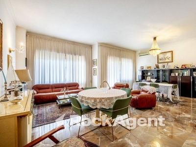 Prestigioso attico di 218 mq in vendita Via Edoardo Jenner, 163, Roma, Lazio