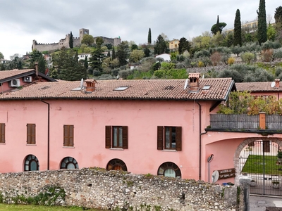 Quadrilocale con terrazzo a Padenghe sul Garda