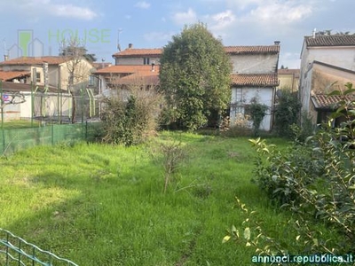 SCHIO-Magrè: in tranquilla zona residenziale, porzione