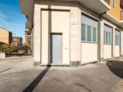 Torino (TO) Lesna: ampio ufficio ristrutturato