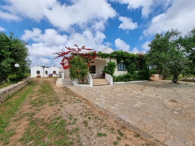 Trullo in vendita 5 Stanze da letto a Ostuni