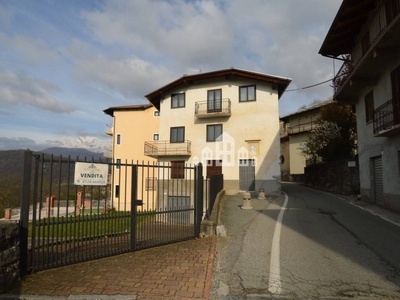 Villa con terrazzo, Val di Chy alice superiore