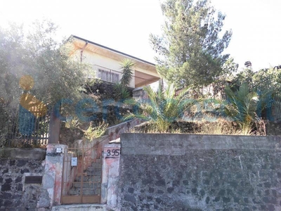 Villa da ristrutturare in vendita a Ragalna