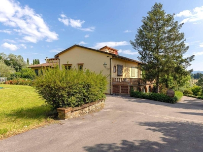Villa in vendita 4 Stanze da letto a Firenze