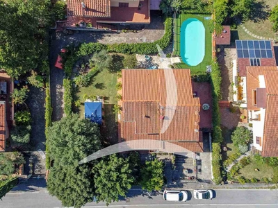 Villa in vendita 5 Stanze da letto a Figline E Incisa Valdarno