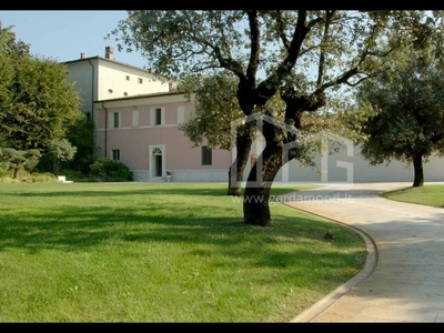 Villa in vendita 6 Stanze da letto a Manerbio