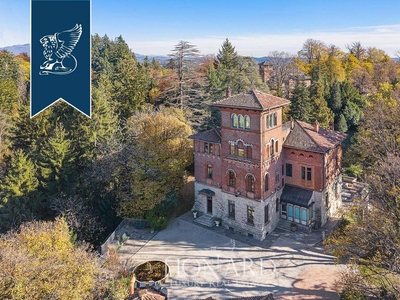 Villa in vendita 7 Stanze da letto a Varese