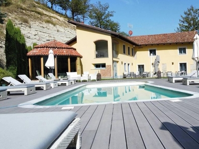 Villa in vendita Frazione San Rocco Seno d'Elvio, 6, Alba, Cuneo, Piemonte