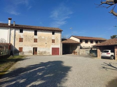 Villa, TERZO D'AQUILEIA