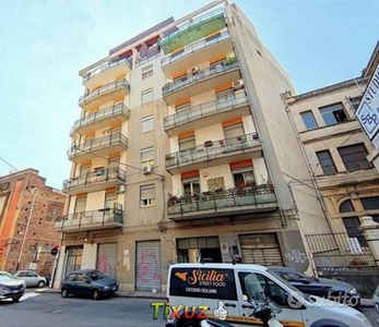Appartamento 4 vani Catania Zona Borgo Via Etnea