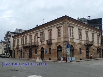 Appartamento con terrazzo a Sant'Egidio alla Vibrata