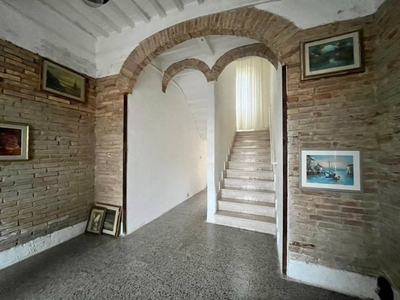 Appartamento in vendita a Livorno viale Ugo Foscolo, 147