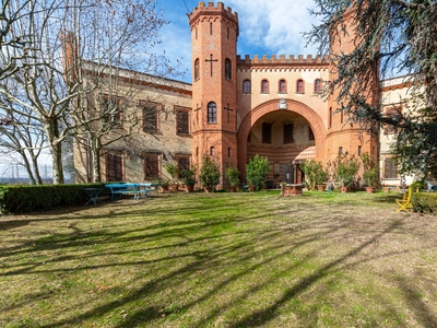 Castello in vendita a Baldissero d'Alba