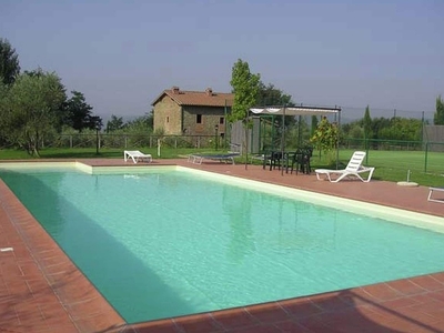 Tranquilla casa di campagna a Reggello con piscina