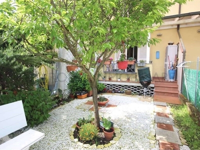 Villa a Schiera in vendita a Massa via Gorizia