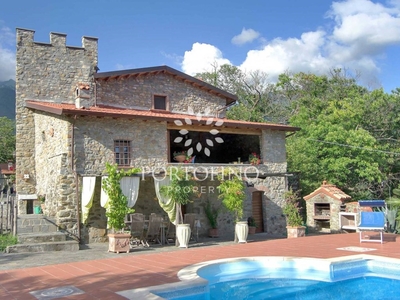 Villa Bifamiliare in vendita a Licciana Nardi strada Provinciale Massese