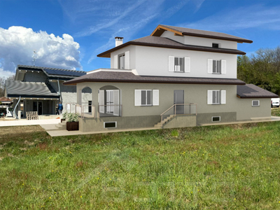 villa in vendita a Gozzano