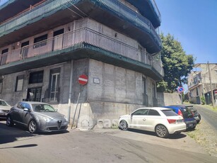 Appartamento in Vendita in Via Scale Sant'Antonio 9 a Aci Catena