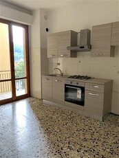 Appartamento - Quadrilocale a Aulla centro, Aulla