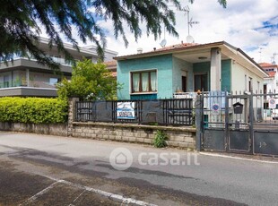 Casa Bi/Trifamiliare in Vendita in Via Ruggero Leoncavallo 36 a Monza