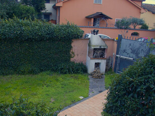 Casa in vendita in Infernetto, Italia