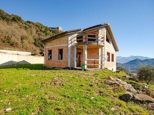 Casa in vendita in Montale, Italia