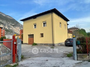 Casa indipendente in Vendita in Via dell'Asilo 32 a Trento