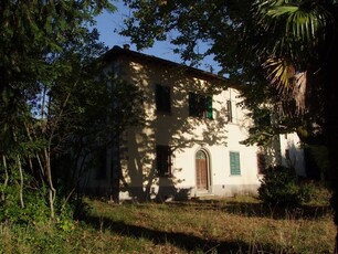 In Vendita: Villa Singolare a Rufina Turicchi, Toscana