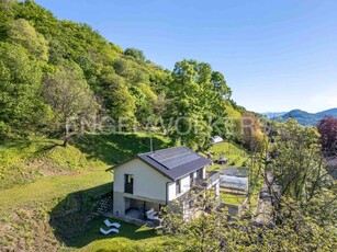 Prestigiosa villa di 280 mq in vendita, Via Giuseppe Mazzini, Castello Cabiaglio, Lombardia