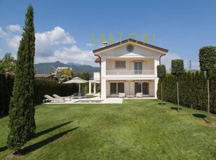 Prestigiosa villa di 390 mq in vendita, Via Gente del Mare, Forte dei Marmi, Toscana